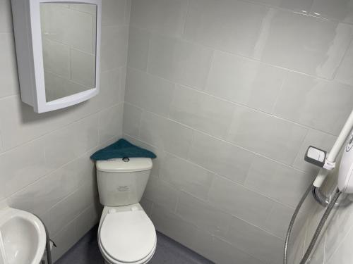 Room in Apartment - Apartment 1 Coundon House Coventry west Midlands - image 10