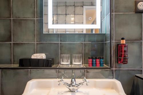 Astrid Hotel - image 9