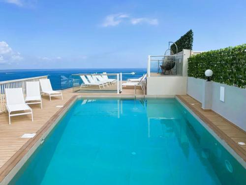 The Diplomat Hotel - image 14