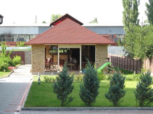 Dārzs, Hotel Grant in Pisochyn