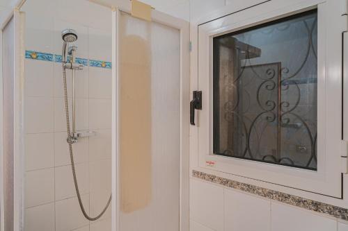 Two-Bedroom House image 7