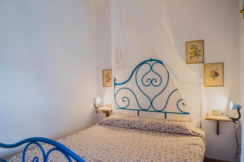 Two-Bedroom House image 8
