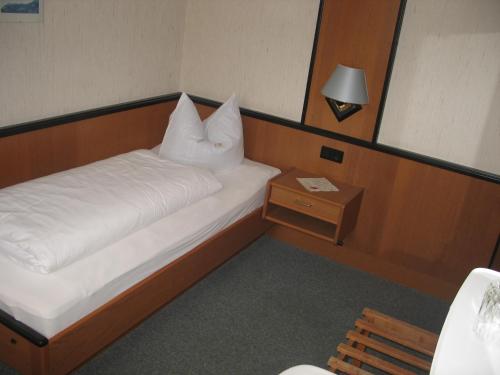 2 twin beds