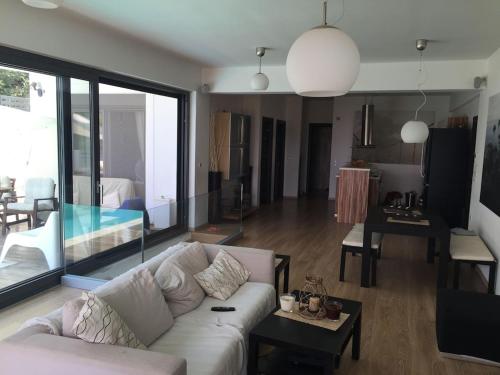 Luxurius villa with sea view in 코린토스