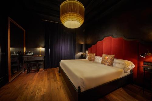 342862761 Palma Riad - Adults Only
