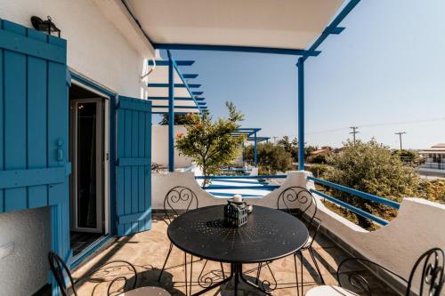 Cyclades Luxury Studios 2