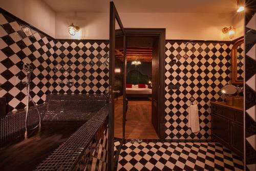 342865067 Palma Riad - Adults Only