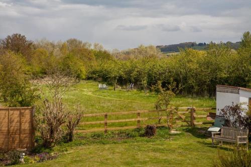 Beautiful 2 bedroom guest house with private pool in Lacock, Wiltshire