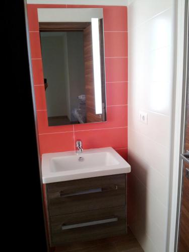 Trastevere Chic - image 3