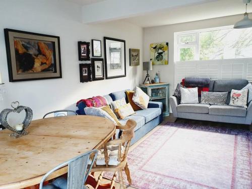 Eclectic haven of calm 10 mins walk to harbour ! gîte à louer St Ives