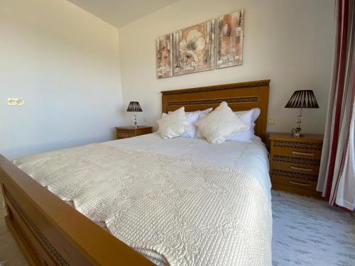 Duquesa village El Hacho