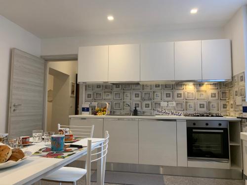One-Bedroom Apartment image 10