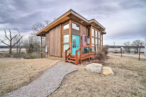 Quaint Diamond City Studio - Walk to Lake!