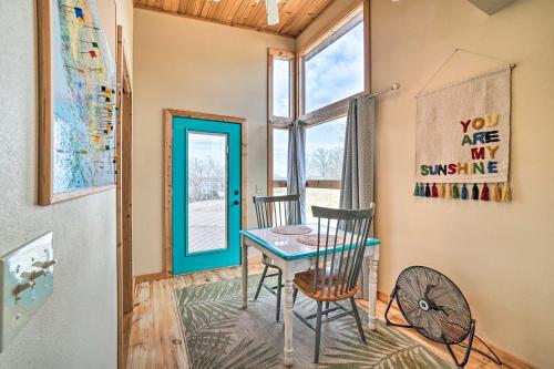 Quaint Diamond City Studio - Walk to Lake!