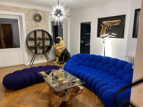 Superbe appartement luxueux, influence Haussmannienne et très spacieux