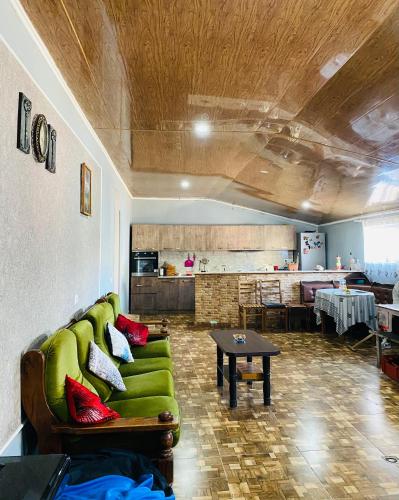 Koplietošanas atpūtas telpa ar TV, Mamuka's Guesthouse in Udabno
