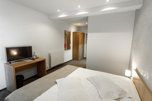 Single Room with Bathroom