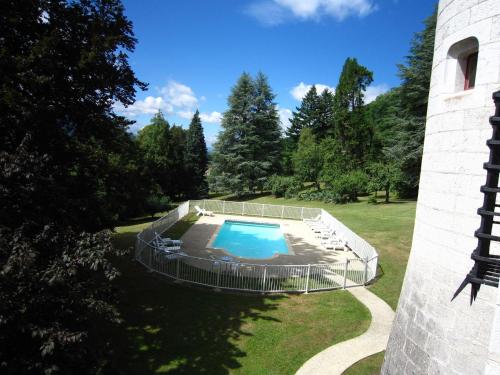 Castle with pool in Serri res en Chautagne