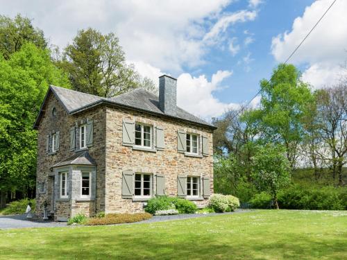 Spacious Cottage with Private Garden in Ardennes