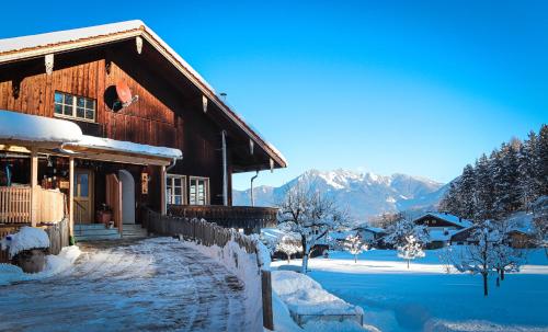 Apartment with Mountain View