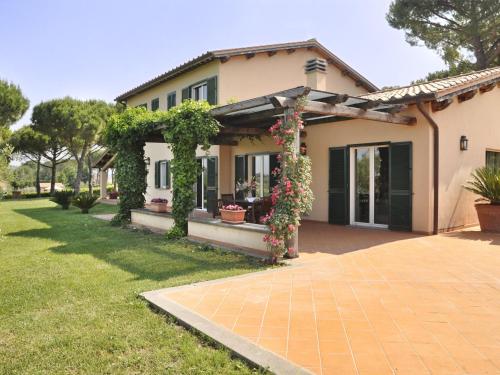 Exterior view, Attractive and spacious independent villa with private swimming pool in Magliano Sabina