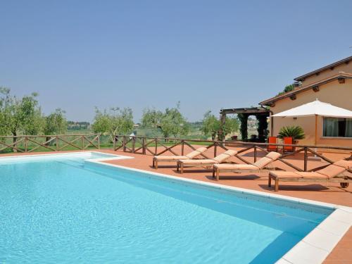 Swimming pool, Attractive and spacious independent villa with private swimming pool in Magliano Sabina