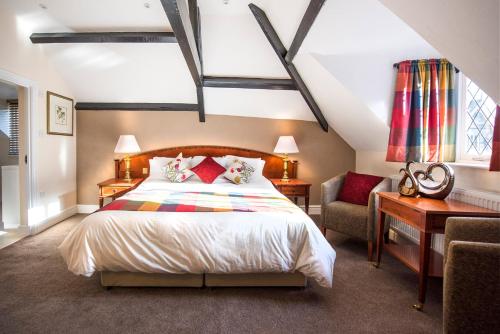 The Seven Stars in Dartmouth City Center