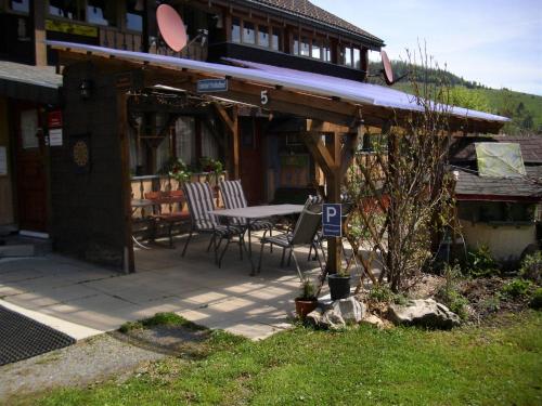 Beautiful apartment in the Black Forest with conservatory and tiled stove - main image