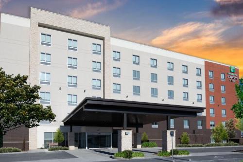 Holiday Inn Express & Suites - Nashville MetroCenter Downtown, an IHG Hotel