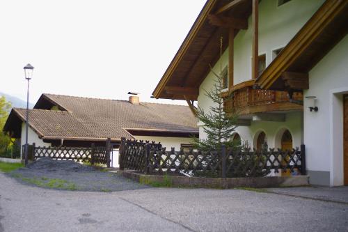 Casa de la Paz, Millstatt - geräumige neu ausgestattete FeWo mit Seeblick und Bergpanorama