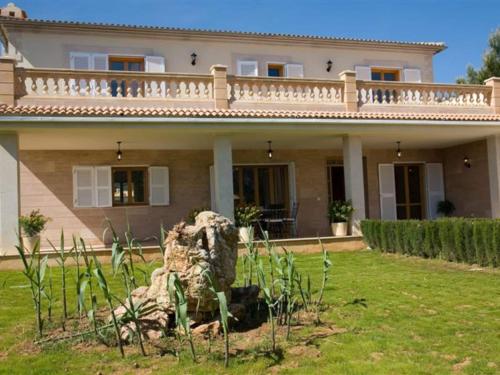  Quaint Villa with Jacuzzi in Sa Pobla in Sa Pobla