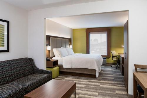 Holiday Inn Express Hotel & Suites Saskatoon, an IHG Hotel