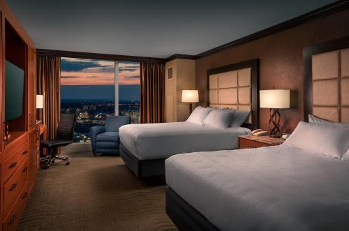 Deluxe Room with Two Queen Beds Non-smoking