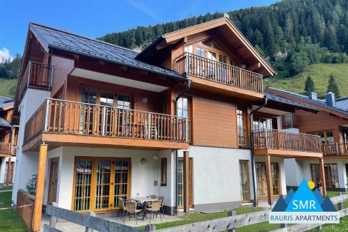 Isabella 5 by SMR Rauris Apartments - inc Spa and National Summercard - near Gondola Rauris