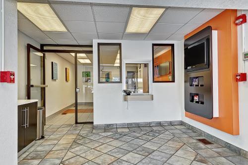 Lobby, Motel 6 Villa Park, IL - Chicago West in Villa Park (IL)
