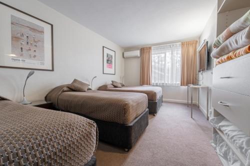 Guestroom, Forrest Hotel and Apartments near National Portrait Gallery