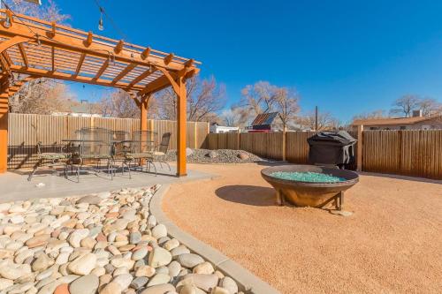 Bookcliff A - Downtown Townhome Outdoor Firepit Patio - Apartment - Fruita