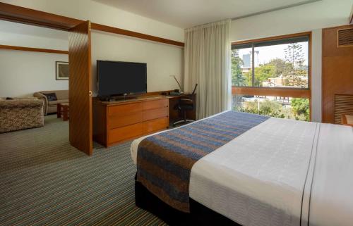 Suite, executive