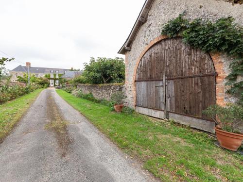 Quaint Holiday Home in Loire France with Garden