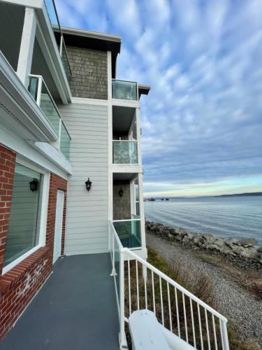Tides Inn & Suites - image 6