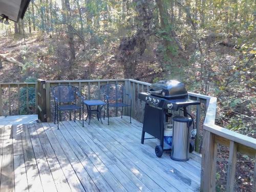 Secluded Home with Mini Waterfall and a Creek in Hot Springs in Hot Springs, USA