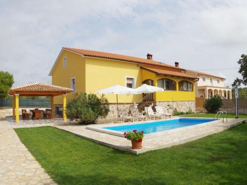 Peaceful Villa in Jur ici with Private Pool - Accommodation - Juršići