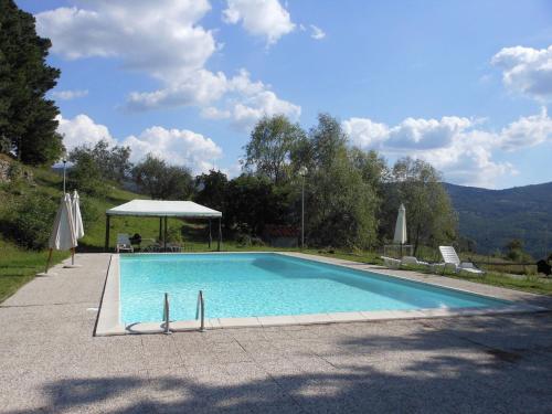  Charming cottage in a wing of an old vineyard on an estate, Pension in Petrognano