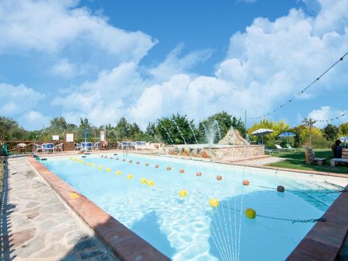 สระว่ายน้ำ, Farmhouse by Lake Trasimeno with Pool in ปุชชาเรลลี