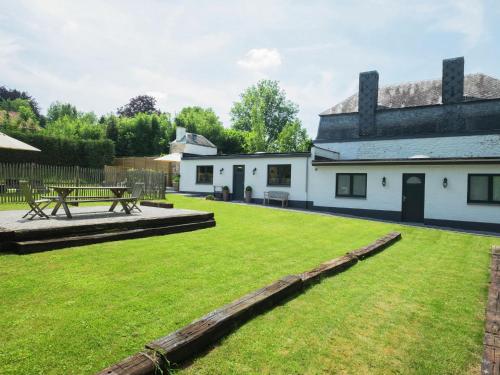 Stylish Mansion in Ardennes with shared Pool