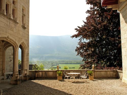 Castle in Serri res en Chautagne with terrace