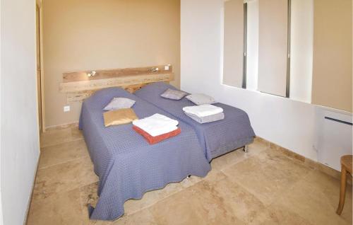 Four-Bedroom Holiday Home in Saint Hilaire D'Ozilha - image 11