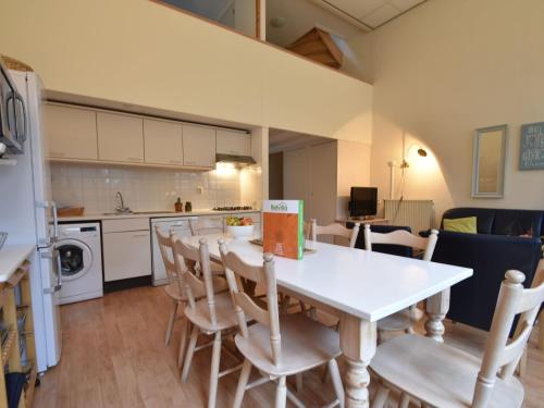 Faciliteter, Holiday Home in Bergen near North Sea Beach in Bergen