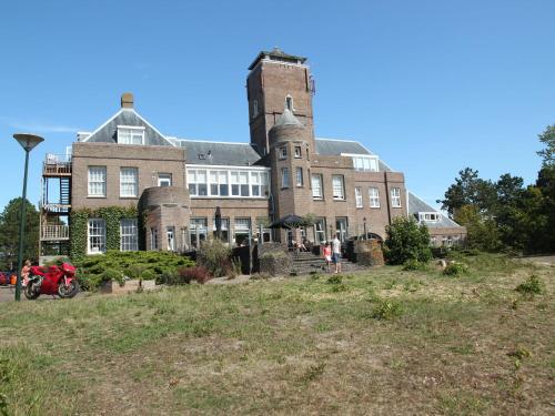  Unique studio on a large estate in Bergen aan Zee with balcony and sea view in Bergen aan Zee