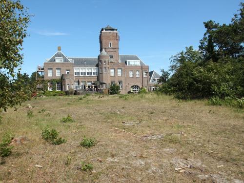 Unique studio on a large estate in Bergen aan Zee with balcony and sea view in Bergen aan Zee